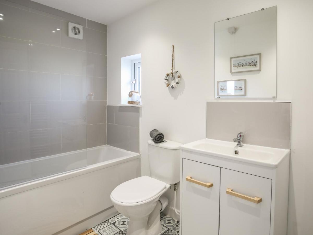 Holiday home Twyni Canol Rhosneigr