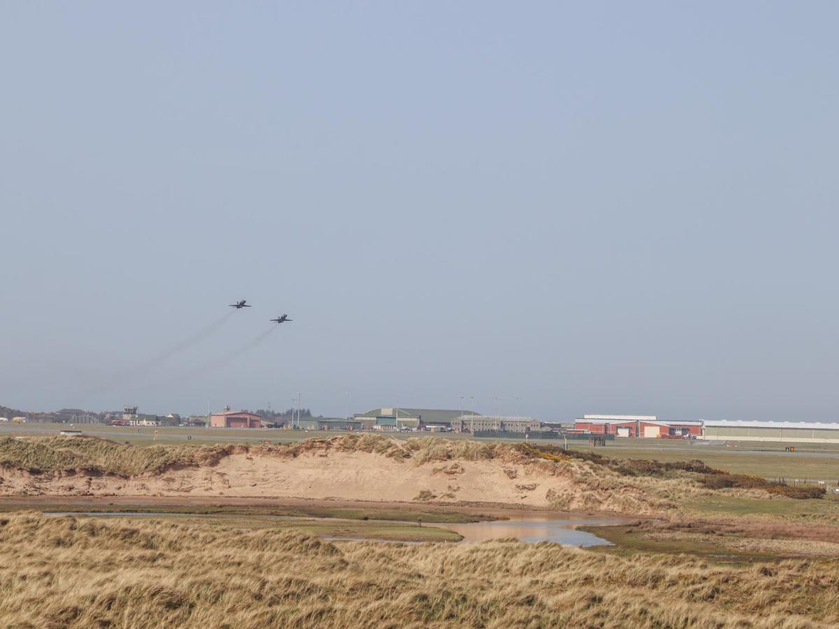 Holiday home Twyni Canol Rhosneigr