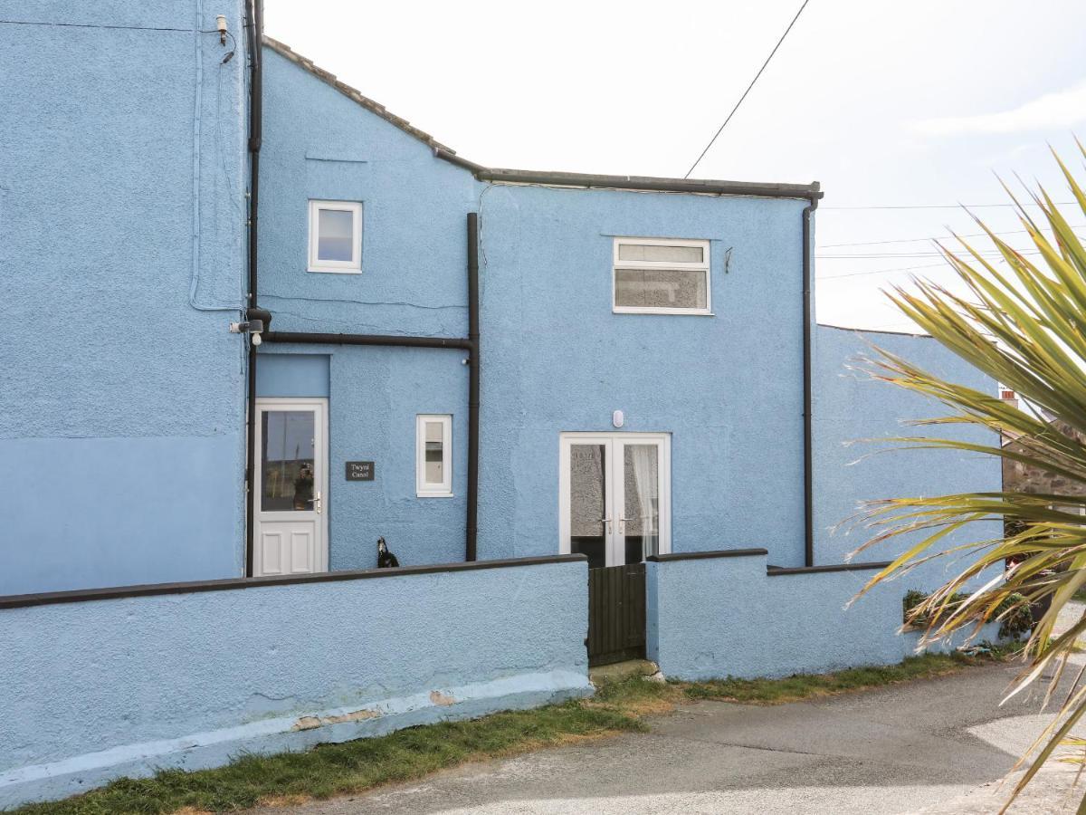 Holiday home Twyni Canol