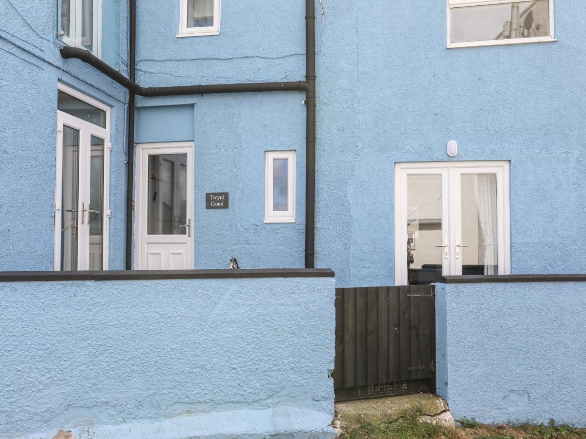 Holiday home Twyni Canol Rhosneigr
